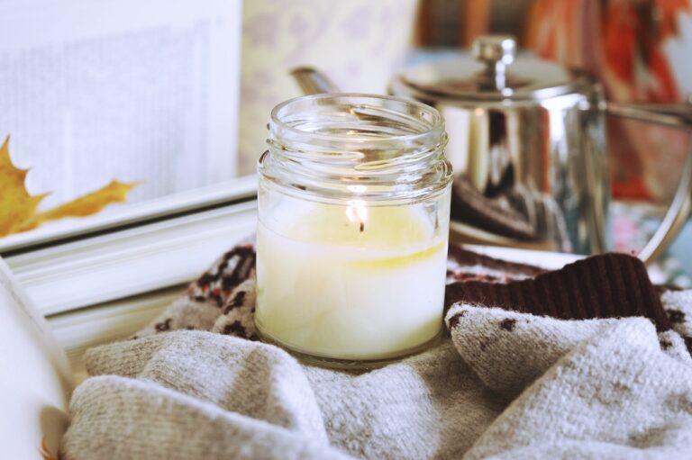 Read more about the article Your complete candle care guide